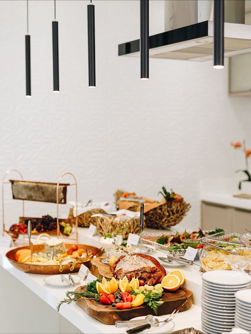 Buffet montado em ambiente interno